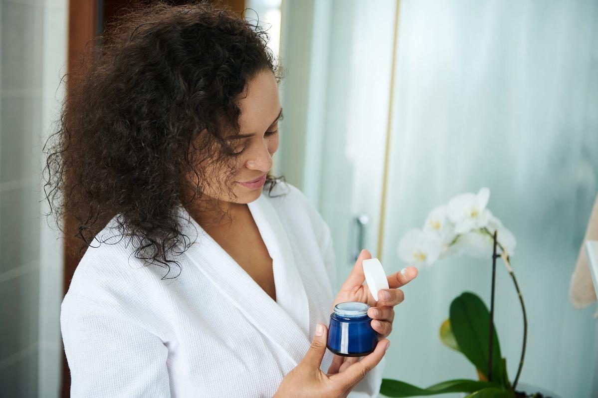 Hydration Hacks: Keeping Skin Moisturized All Year Long